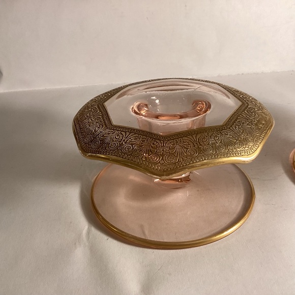 Pair of pink glass candle holders with gold trim - Picture 6 of 6